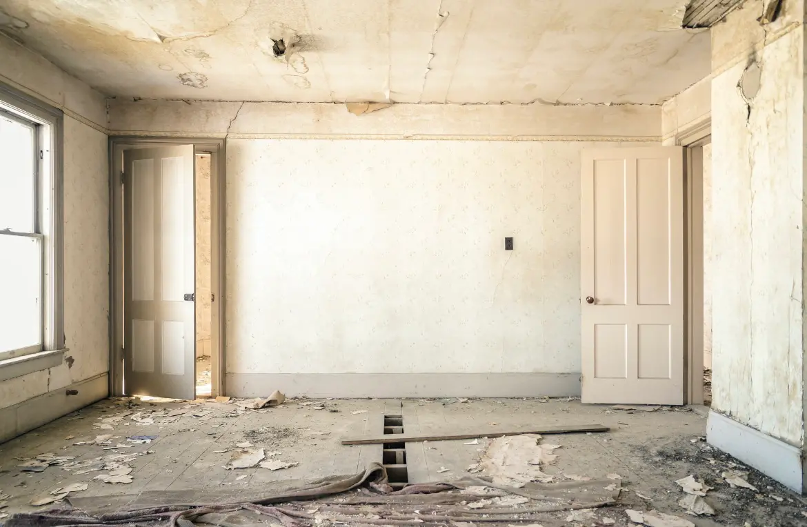 Waste disposal crew managing a cleanout project in Ruidoso